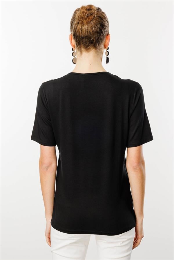 Kadın Açma Yaka Nakış İşlemeli Penye T-shirt Siyah