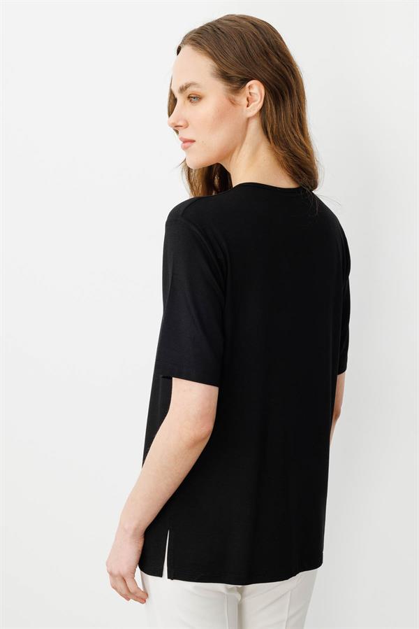 Kadın Sıfır Yaka Nakış İşlemeli T-shirt Siyah