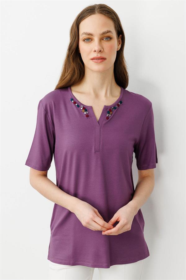 Kadın Sıfır Yaka Nakış İşlemeli T-shirt Lila