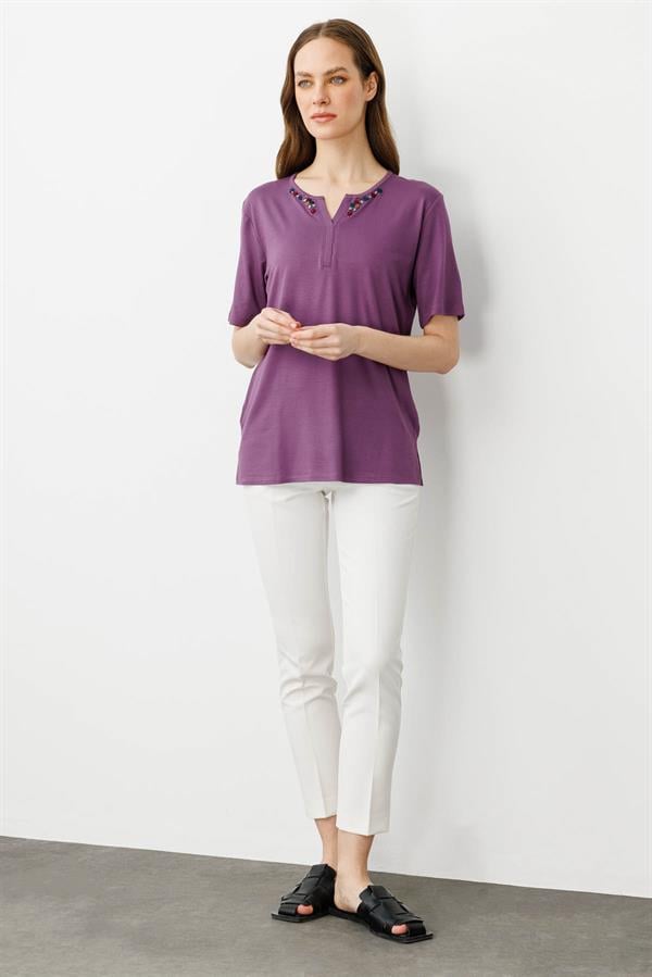 Kadın Sıfır Yaka Nakış İşlemeli T-shirt Lila