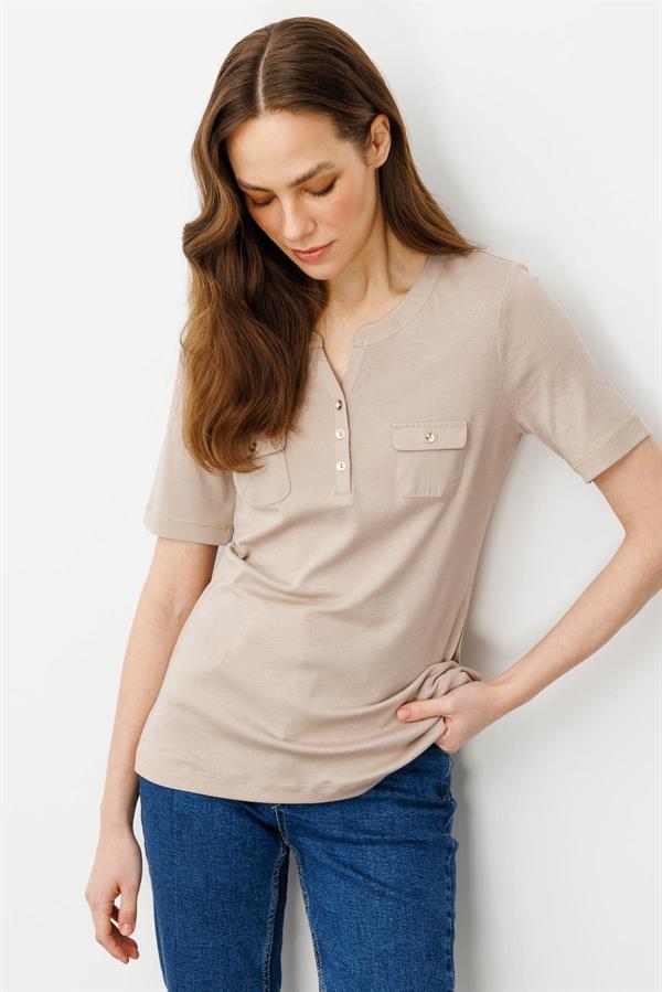Kadın Açma Yaka Önü Cepli Penye T-shirt Vizon