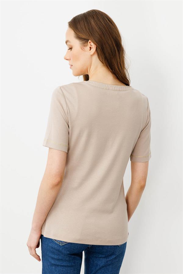 Kadın Açma Yaka Önü Cepli Penye T-shirt Vizon
