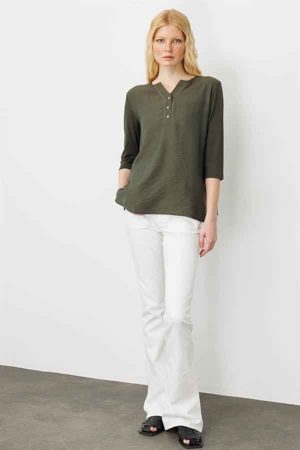 Kadın Açma Yaka Önü Düğmeli Bluz Haki