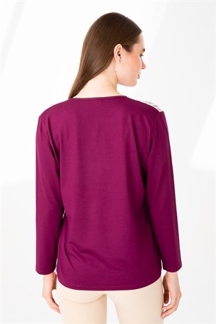 Женская блузка цвета сливы