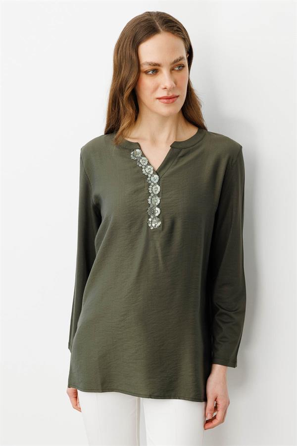 Kadın Açma Yaka Yakası Payet İşlemeli Bluz Haki