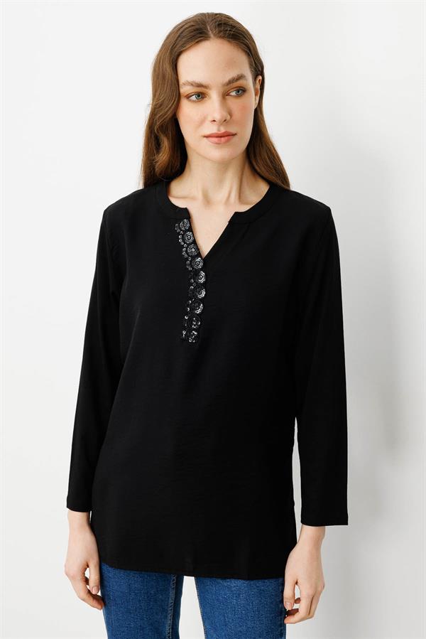 Kadın Açma Yaka Yakası Payet İşlemeli Bluz Siyah