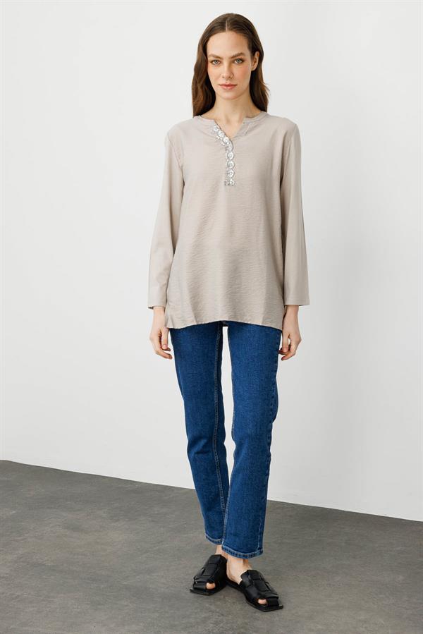 Kadın Açma Yaka Yakası Payet İşlemeli Bluz Bej