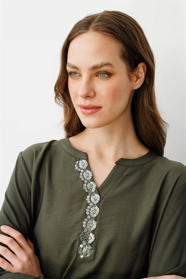 Kadın Açma Yaka Yakası Payet İşlemeli Bluz Haki