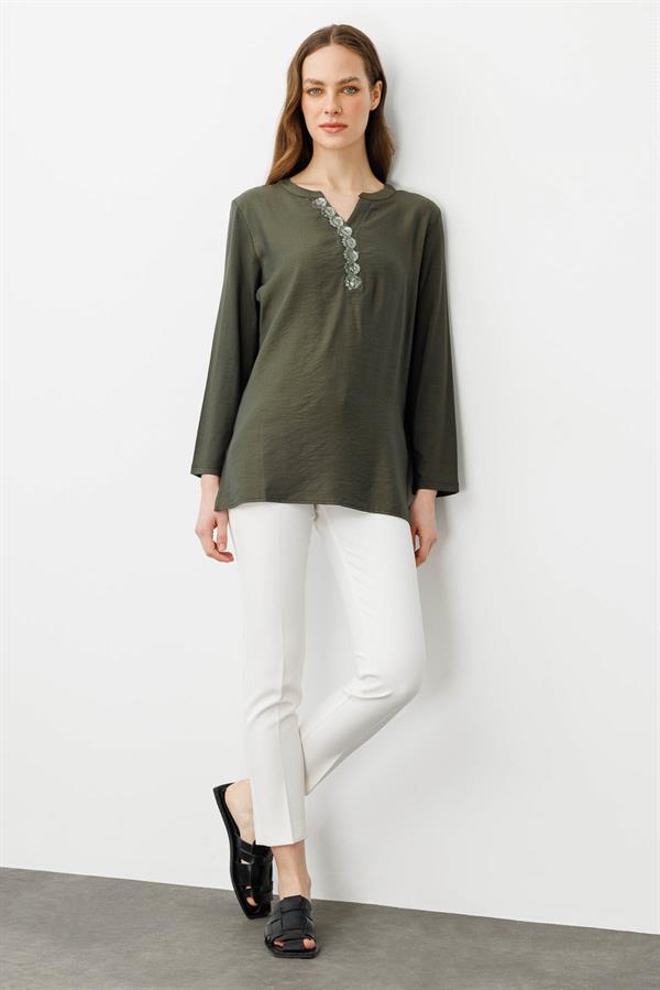 Kadın Açma Yaka Yakası Payet İşlemeli Bluz Haki