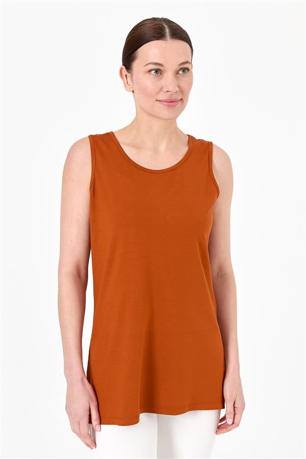 Женская майка на бретельках горчичного цвета 