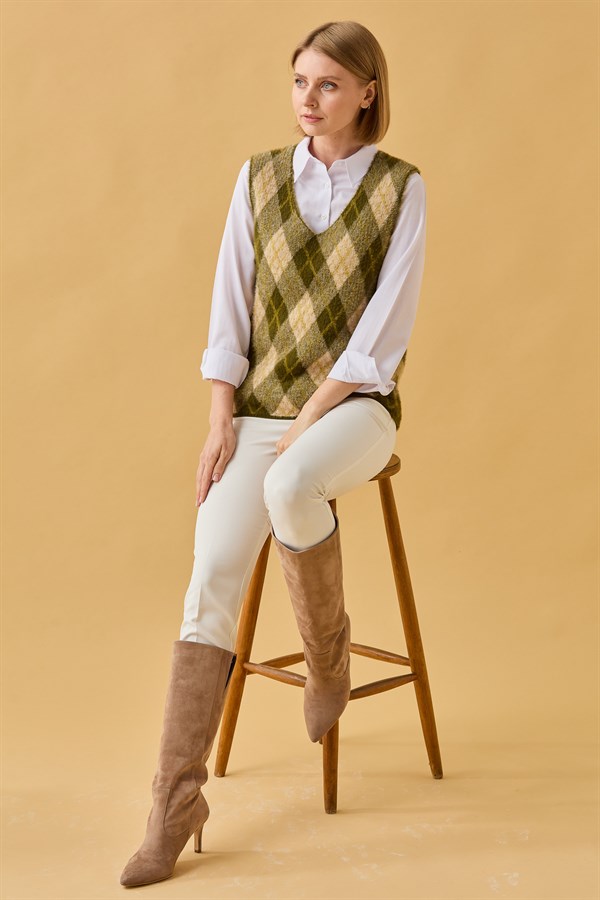 Женский жилет с рисунком ромбик 4