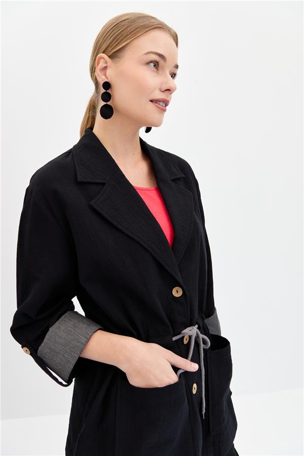 Женская хлопковая куртка с завязкой на талии