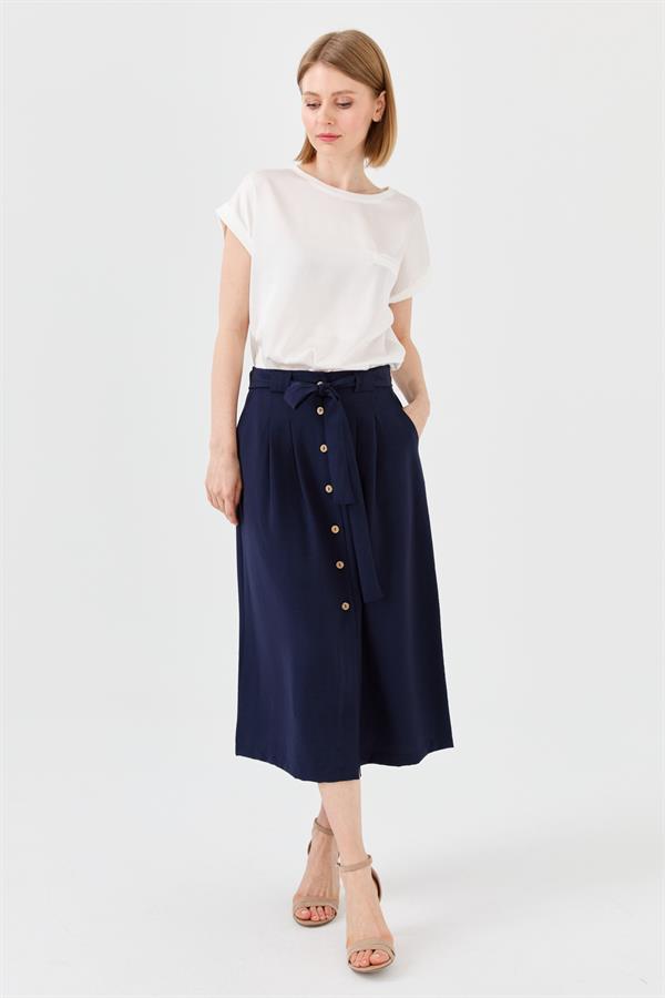 Женская юбка с поясом на пуговицах спереди темно синяя
