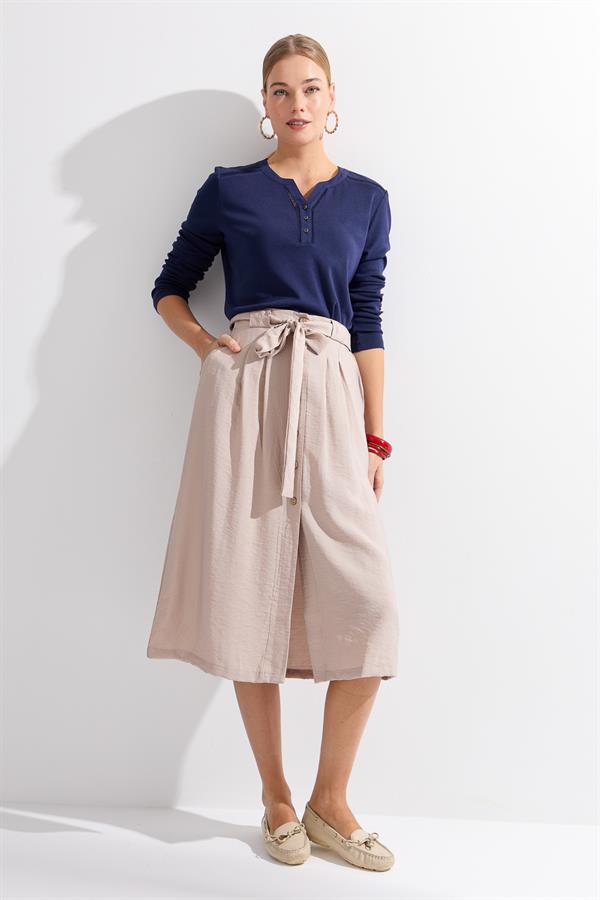 Женская юбка с поясом на пуговицах спереди