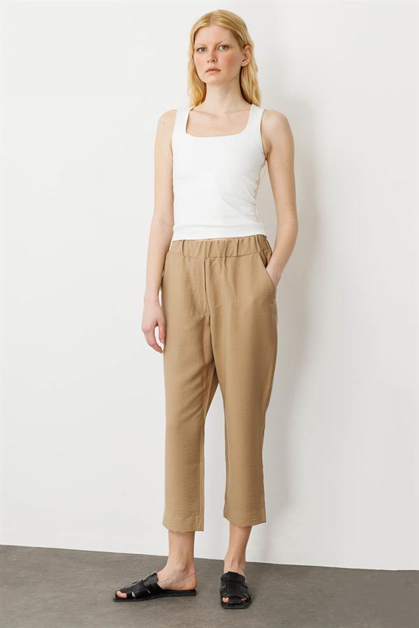 Kadın Beli Lastikli Yan Cepli Havuç Kesim Keten Pantolon Camel