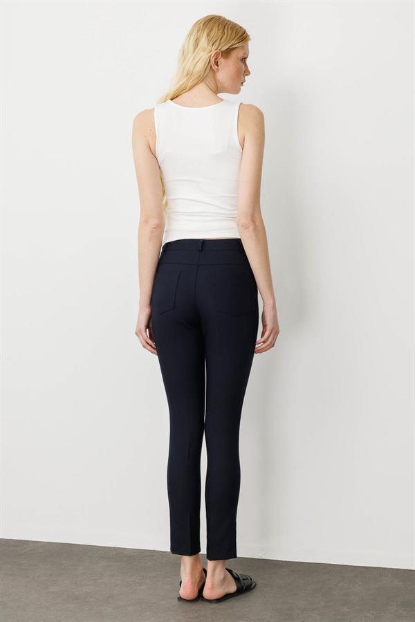 Kadın Cepleri Zımbalı Klasik Pantolon Lacivert