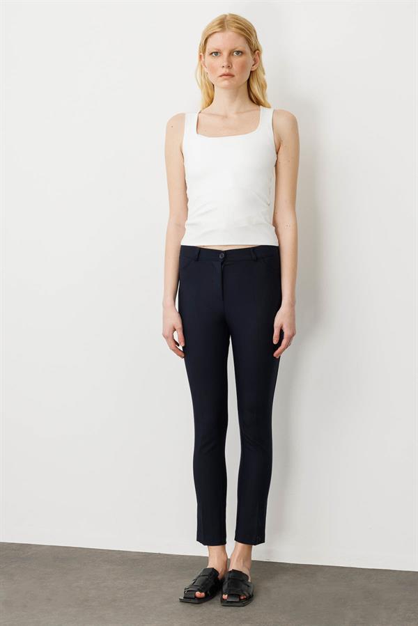 Kadın Cepleri Zımbalı Klasik Pantolon Lacivert