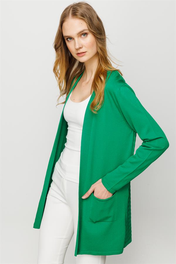 Женский летний удлиненный жакет с карманами и рисунком на спине темно зеленый 