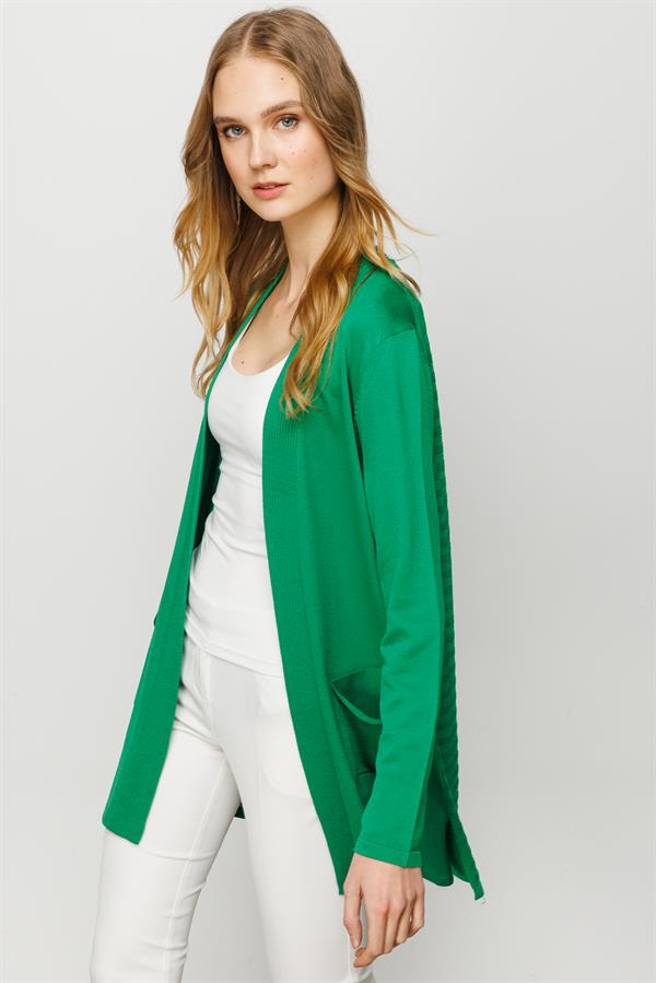 Женский летний удлиненный жакет с карманами и рисунком на спине темно зеленый 