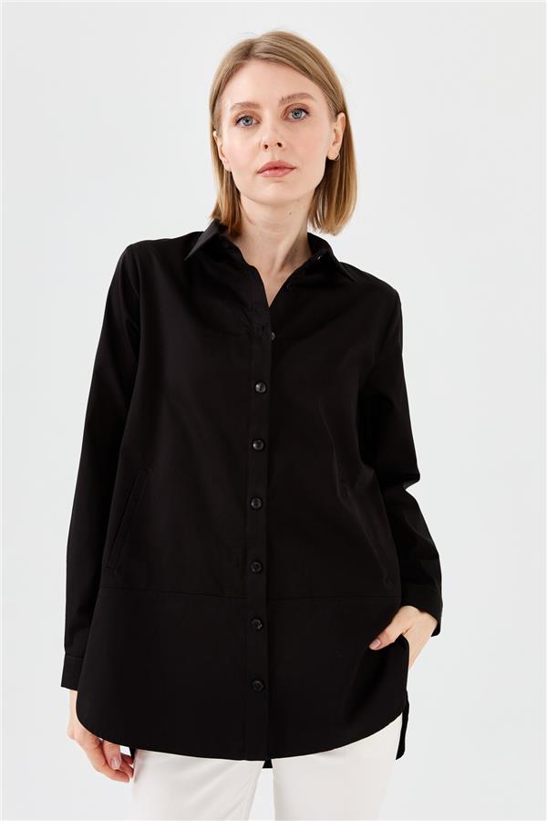 Женская атласная рубашка с карманами черная  