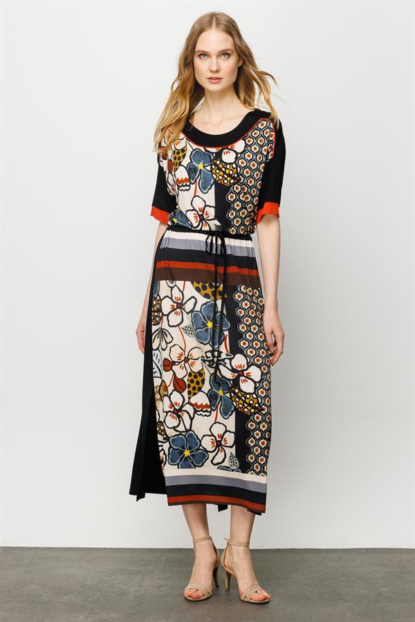 Женское хлопковое платье с рисунком и разрезом черное 