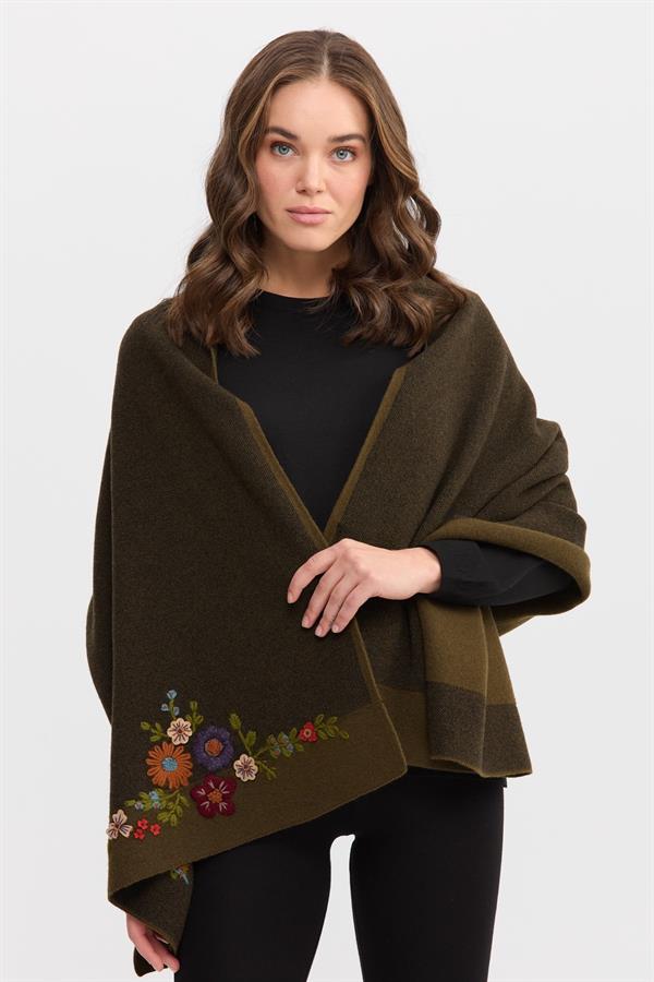 Женская трикотажная шаль с цветочной вышивкой светло зеленая 