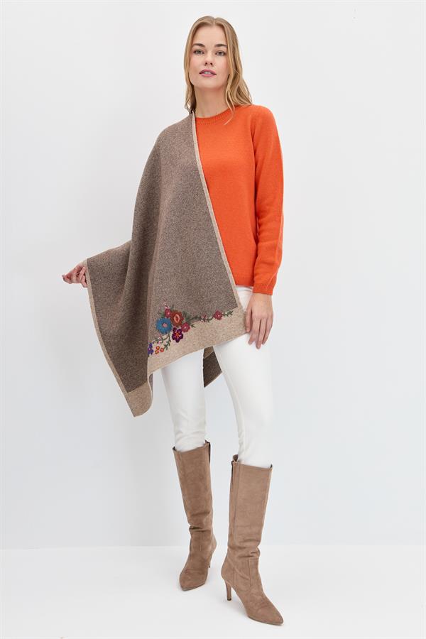 Женская трикотажная шаль с цветочной вышивкой