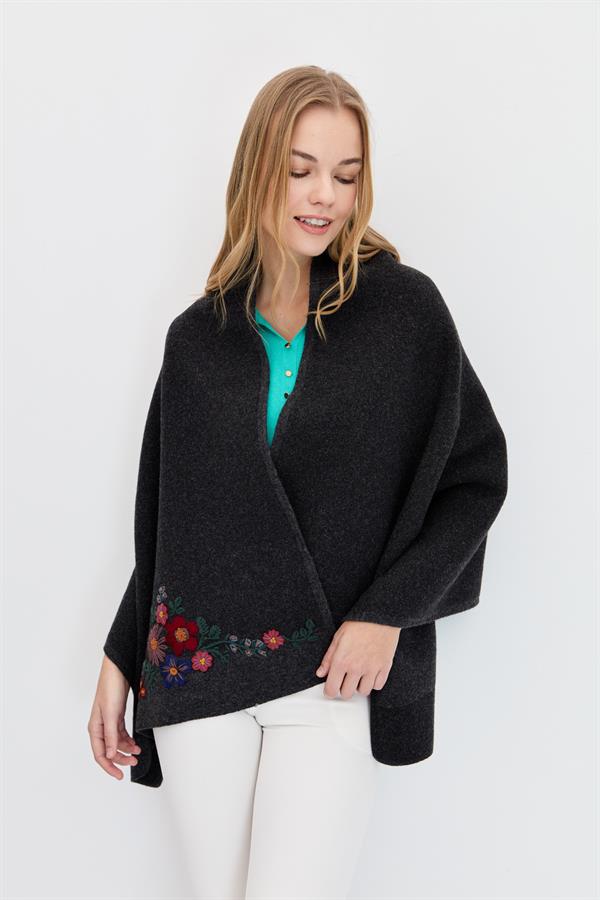 Женская трикотажная шаль с цветочной вышивкой