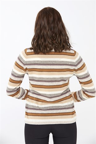 Женский шерстяной свитер светло-бежевый