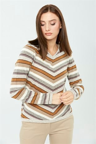 Женский шерстяной свитер с v-образным вырезом бежевый