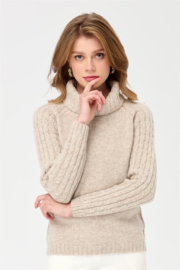 Женский шерстяной свитер