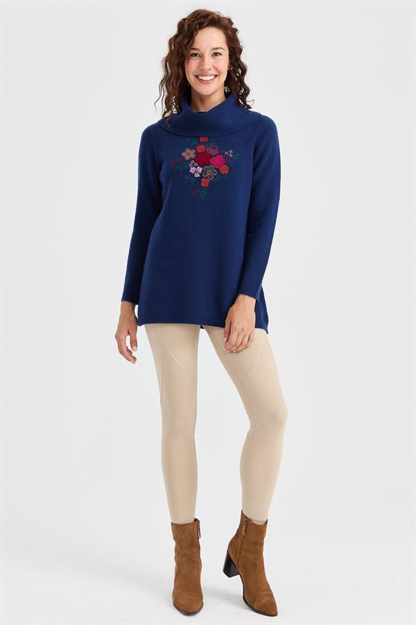 Женский длинный шерстяной свитер с воротником Degaje и вышивкой спереди