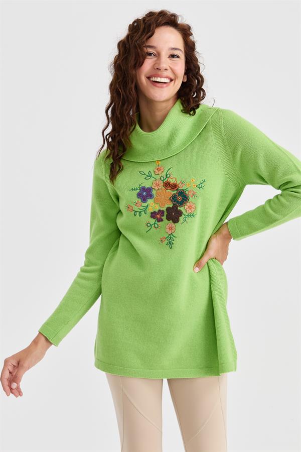 Женский длинный шерстяной свитер с воротником Degaje и вышивкой спереди