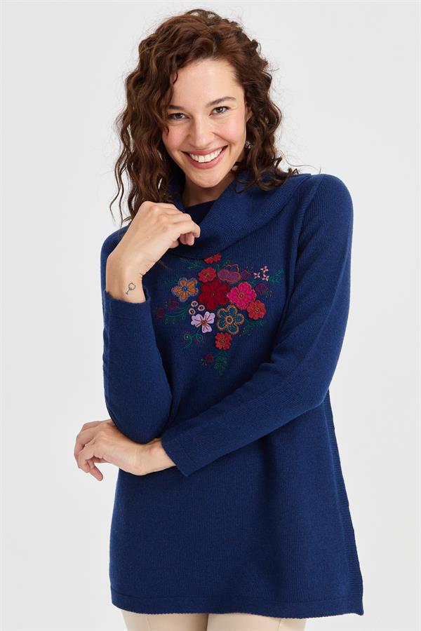 Женский длинный шерстяной свитер с воротником Degaje и вышивкой спереди