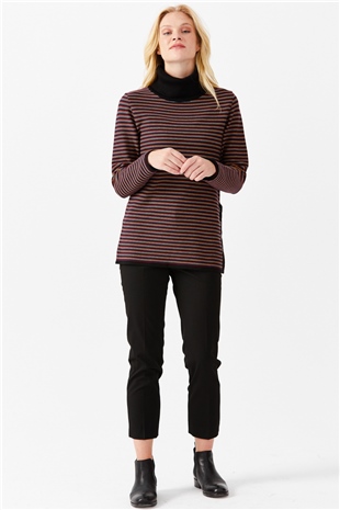 Женская туника в цветную полоску, на пуговицах и одним боковым разрезом, черная