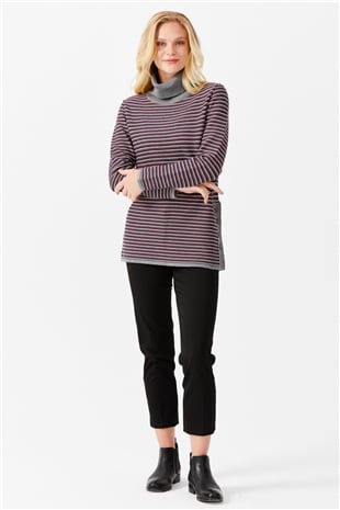 Женская туника в цветную полоску, на пуговицах и одним боковым разрезом, серая