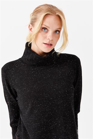 Женская туника с вырезом хомут и люрексом черная 