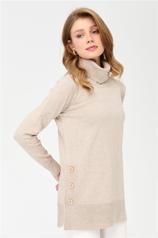 Женская туника с вырезом хомут и люрексом бежевый