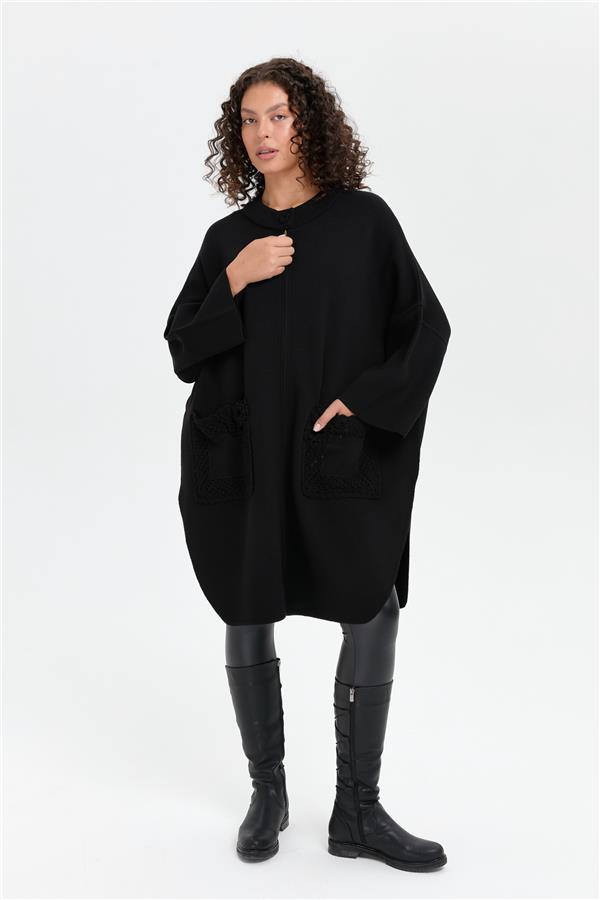 Kadın Dik Yaka Cebi Gül İşlemeli Fermuarlı Panço Siyah