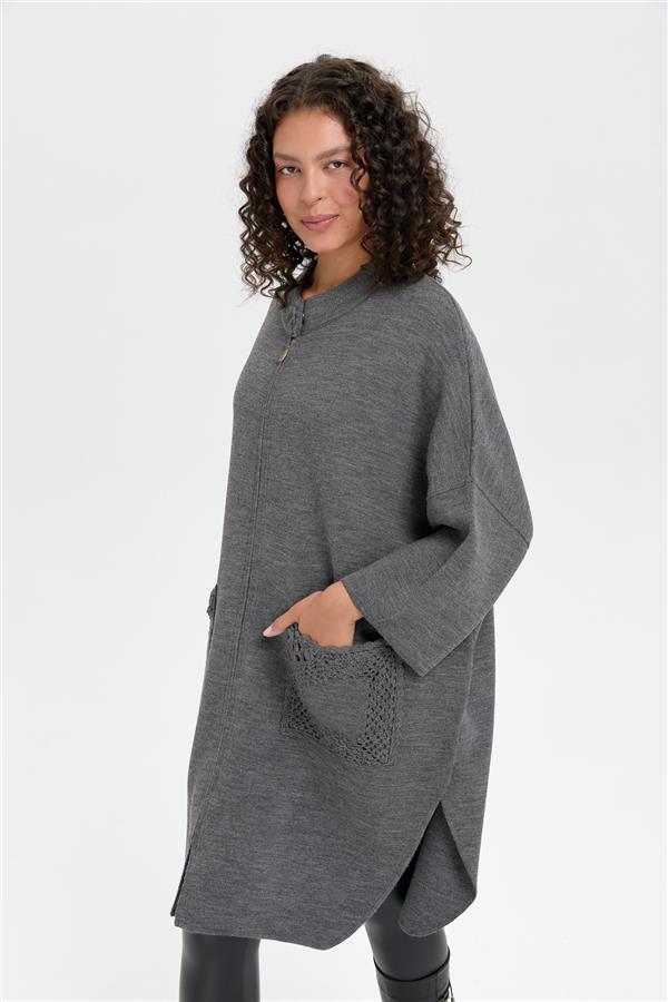 Kadın Dik Yaka Cebi Gül İşlemeli Fermuarlı Panço Gri Melanj
