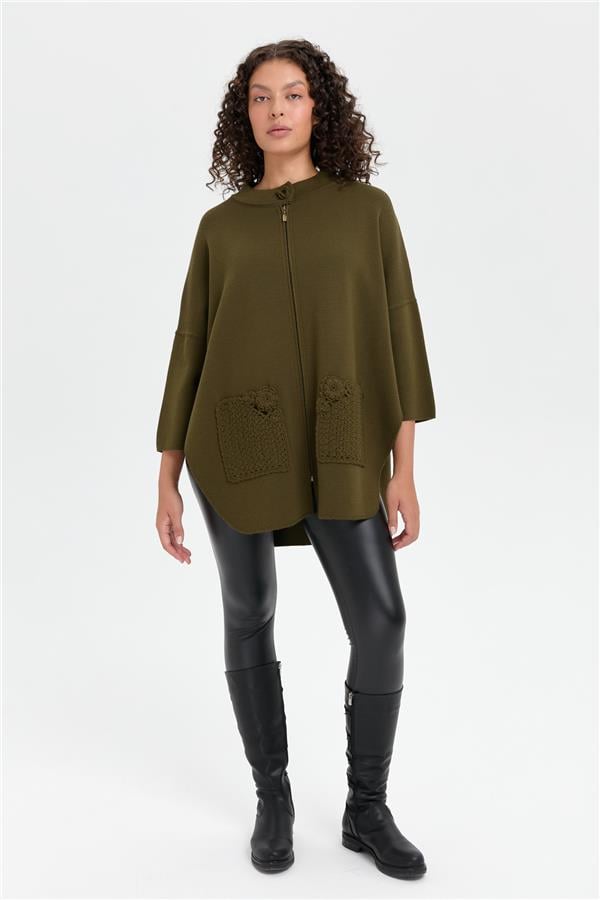 Kadın Dik Yaka Cebi Gül İşlemeli Fermuarlı Kısa Panço Haki