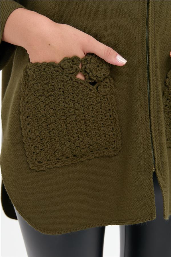 Kadın Dik Yaka Cebi Gül İşlemeli Fermuarlı Kısa Panço Haki