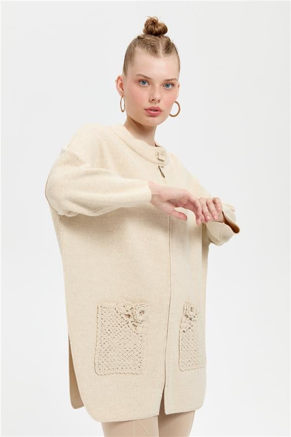 Kadın Dik Yaka Cebi Gül İşlemeli Fermuarlı Kısa Panço T.Melanj