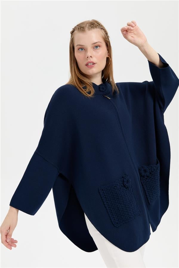 Kadın Dik Yaka Cebi Gül İşlemeli Fermuarlı Kısa Panço Lacivert