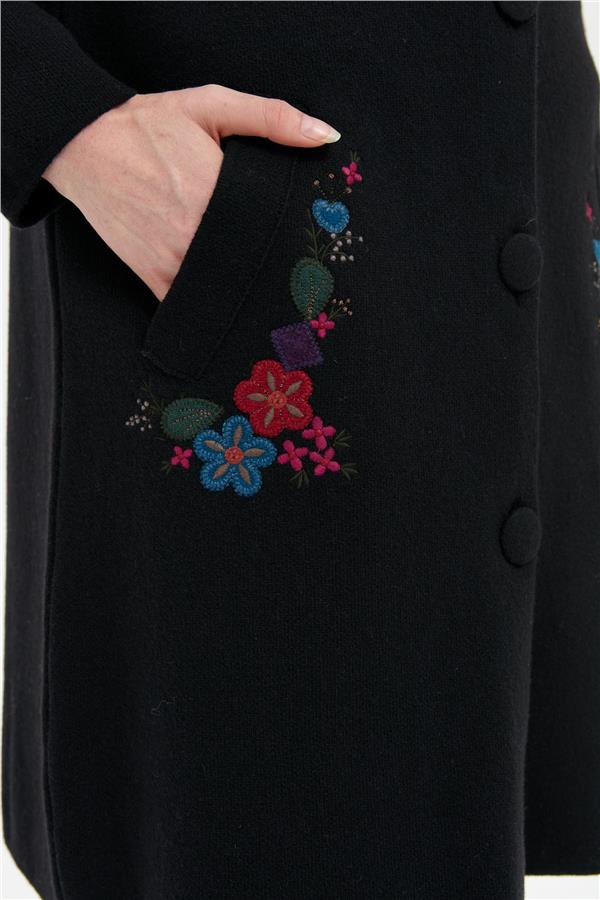 Kadın Dik Yaka Cebi İşlemeli Uzun Yün Kaban Siyah