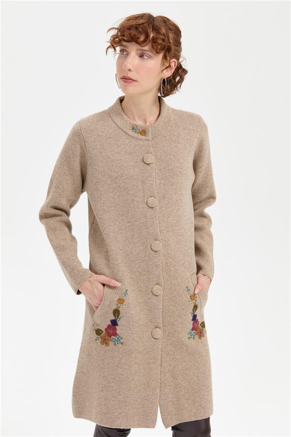 Kadın Dik Yaka Cebi İşlemeli Uzun Yün Kaban K.Bej