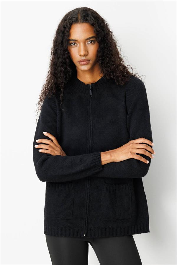 Kadın Dik Yaka Cepli Basic Yün Ceket Siyah