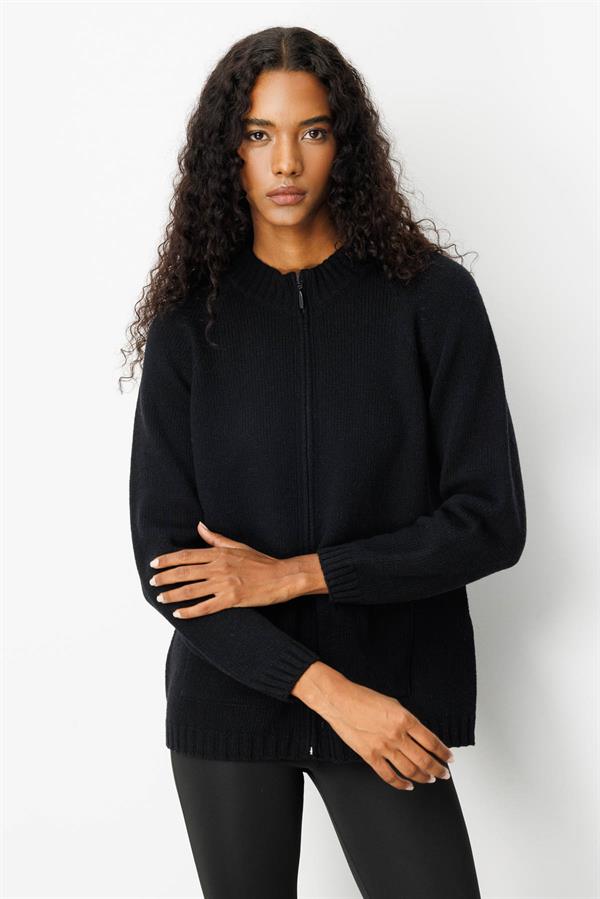 Kadın Dik Yaka Cepli Basic Yün Ceket Siyah