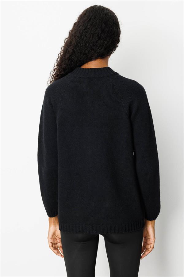 Kadın Dik Yaka Cepli Basic Yün Ceket Siyah