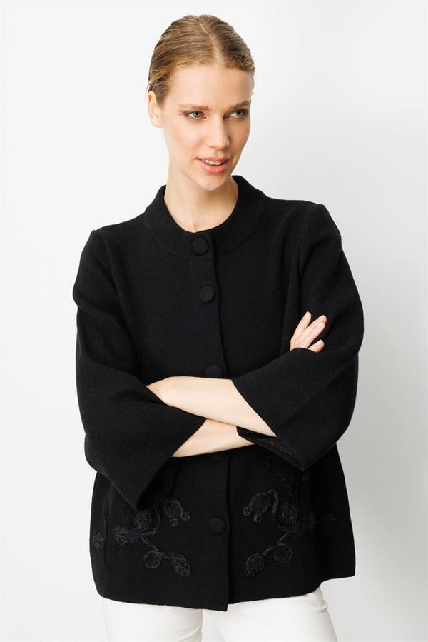 Kadın Dik Yaka Çiçek Desenli Kısa Yün Ceket Siyah